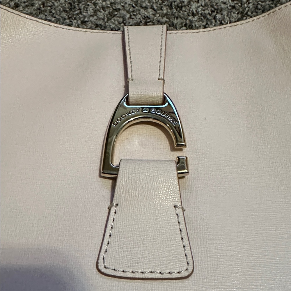 Dooney & Bourke Saffiano Leather bag & Wristlet in Blush Ashby One spot in photo - Picture 2 of 13